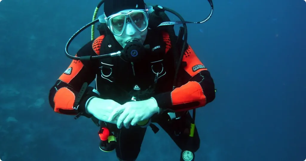Best Dive Masks & Scuba Equipment: Complete Buyer’s Guide Best dive masks and scuba equipment complete buyer's guide for travel divers